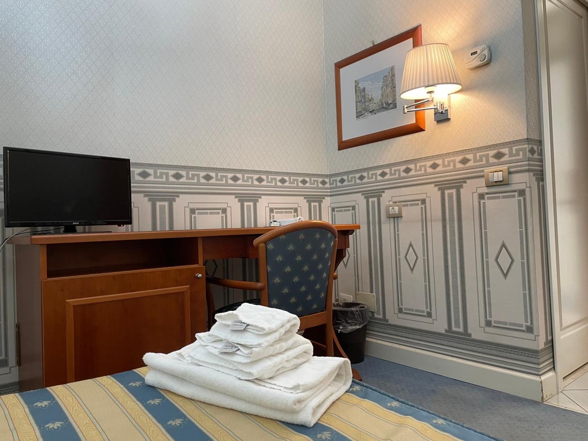 Hall 3* Catania